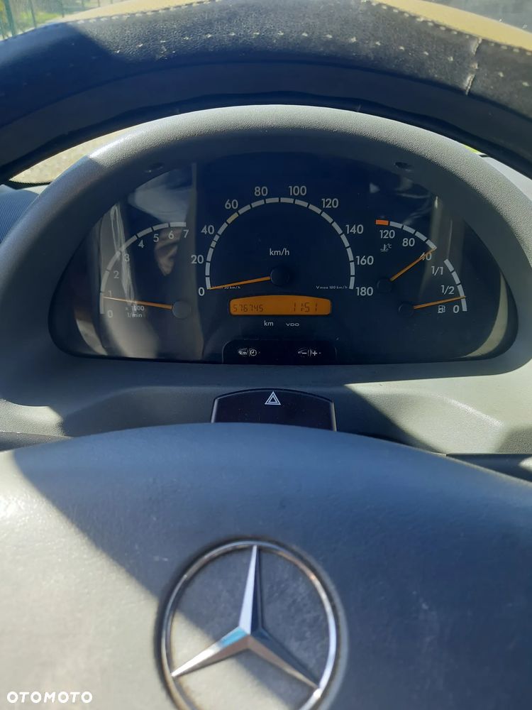 Mercedes-Benz 411 CDI - 8