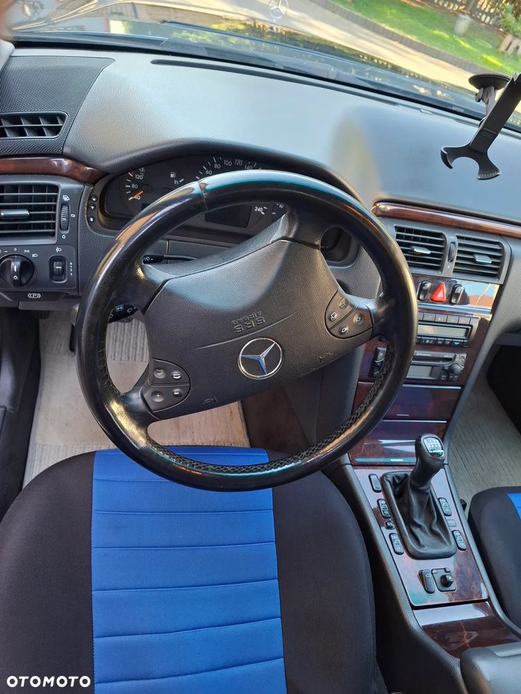 Mercedes-Benz Klasa E - 20