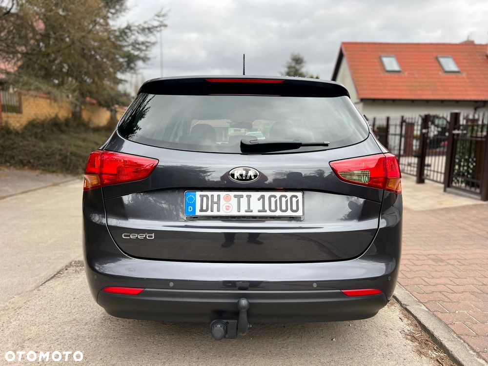 Kia Ceed - 12