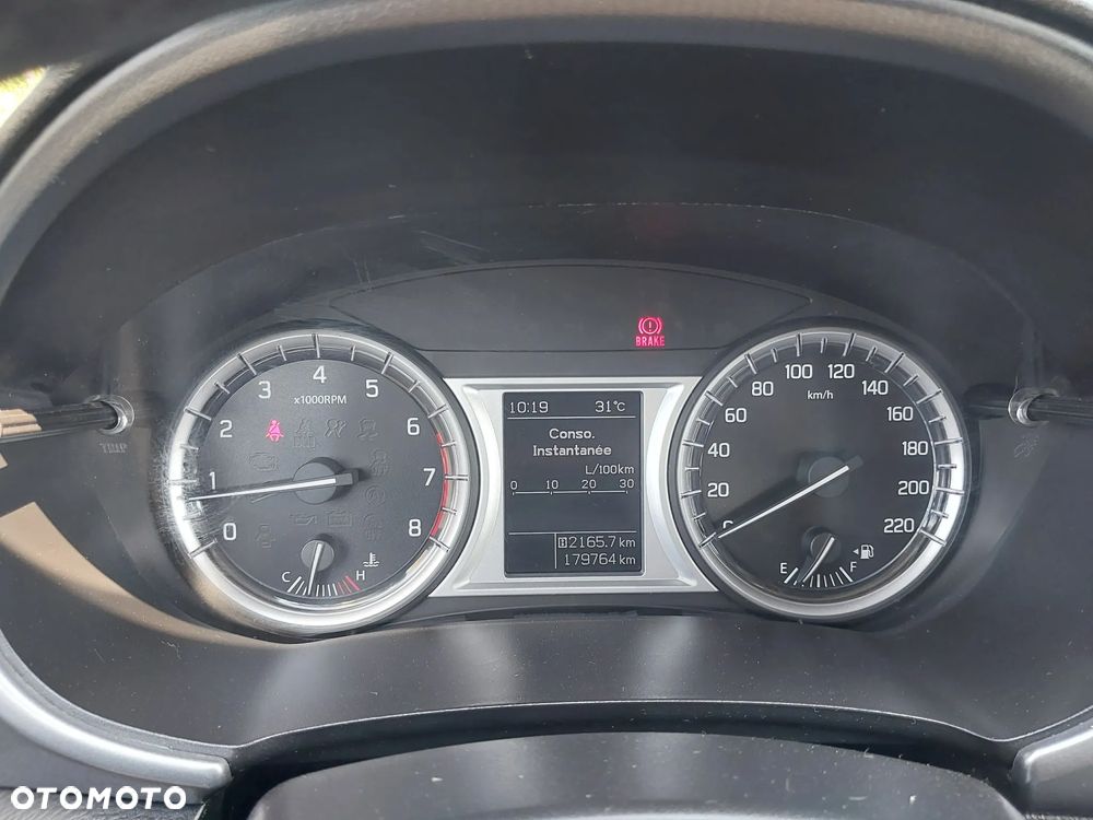 Suzuki Vitara - 16