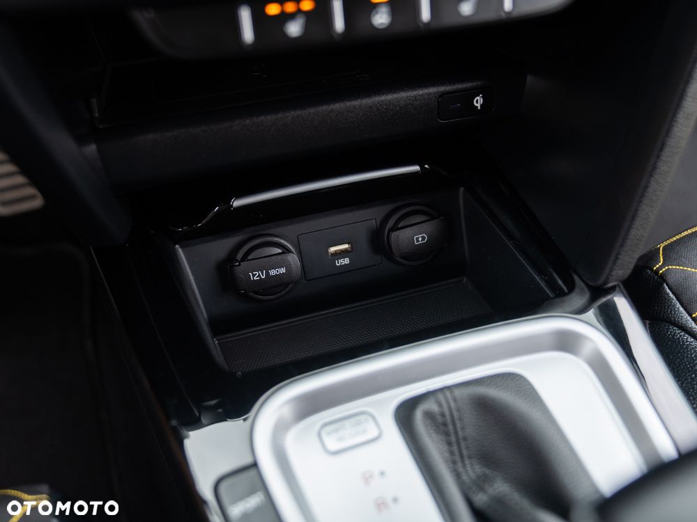 Kia XCeed 1.5 T-GDI Business Line DCT - 36