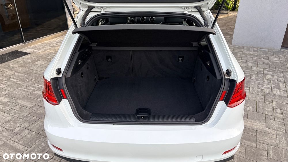 Audi A3 Sportback 40 e-tron S tronic design - 25