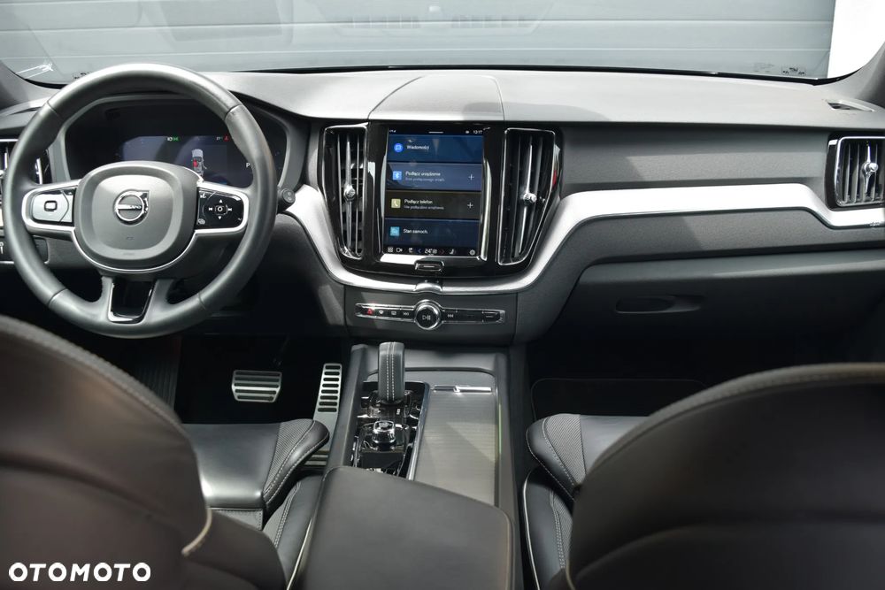 Volvo XC 60 B4 D AWD R-Design - 40