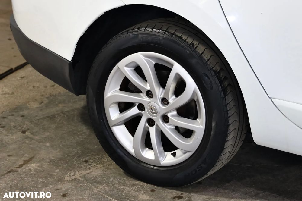 Renault Megane dCi 110 FAP Paris Business - 32