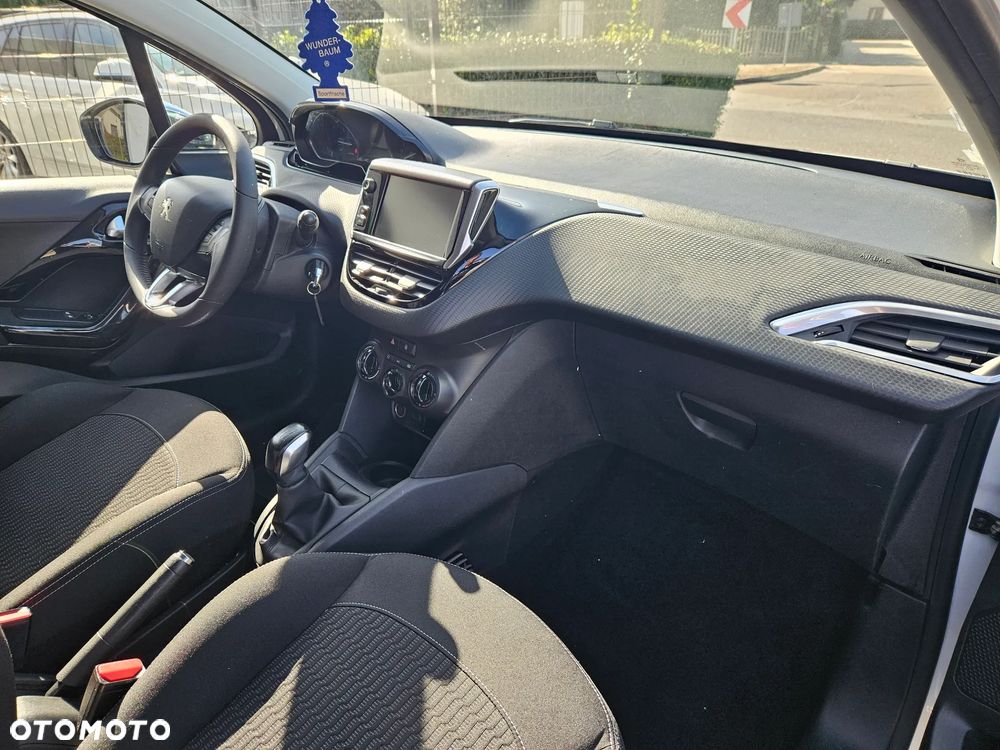 Peugeot 208 PureTech 82 Active - 12