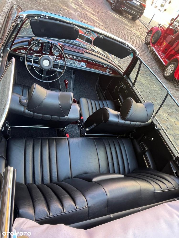 Mercedes-Benz W111 - 2