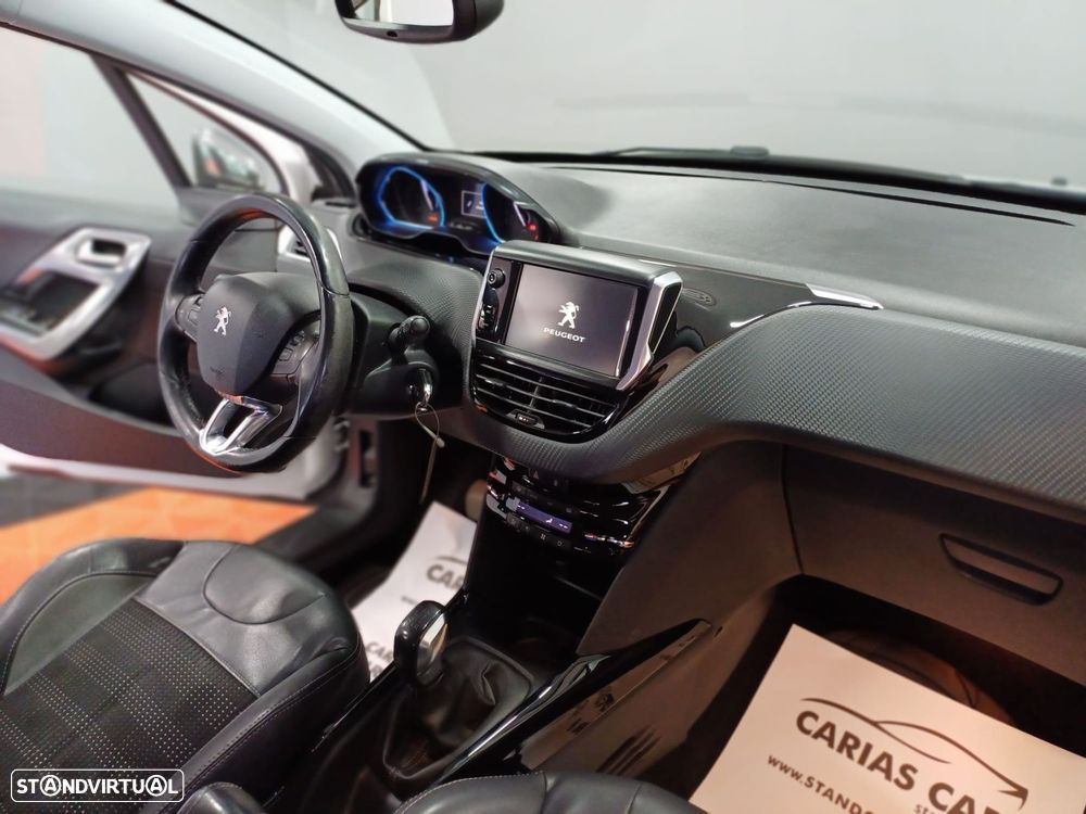 Peugeot 2008 1.2 PureTech Allure - 21