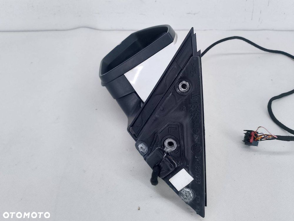 LUSTERKO LEWE SKODA SUPERB III 3V0857933 LF9E - 3