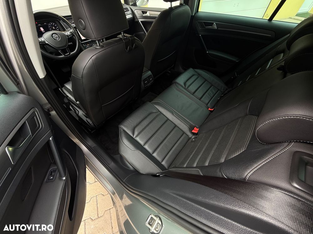Volkswagen e-Golf - 10