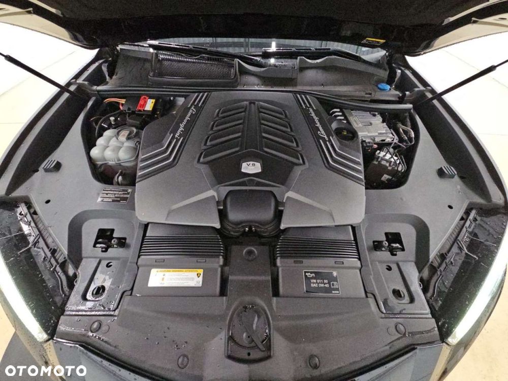 Lamborghini Urus - 8