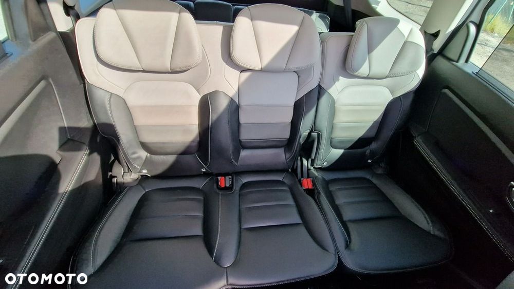 Renault Grand Scenic - 34