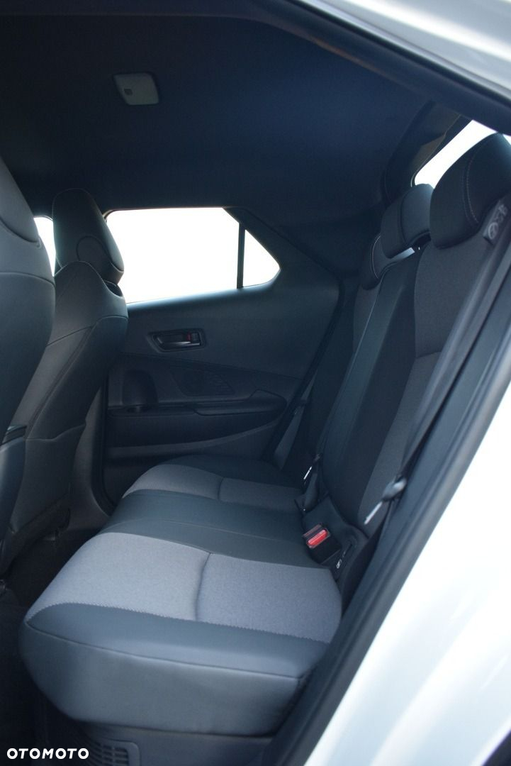 Toyota C-HR - 16