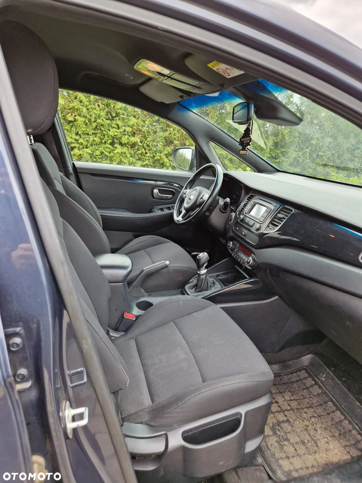 Kia Carens 1.7 CRDi M - 11