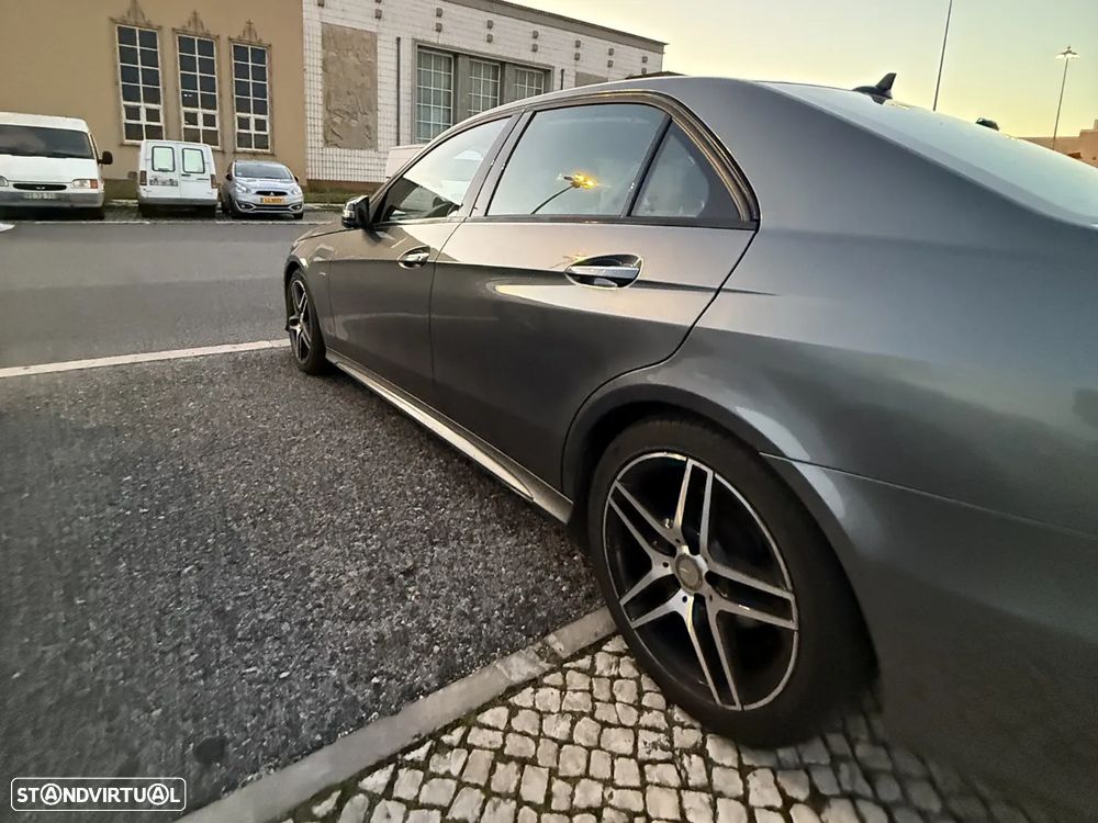 Mercedes-Benz E 220 BlueTEC 4Matic 7G-TRONIC Edition - 8
