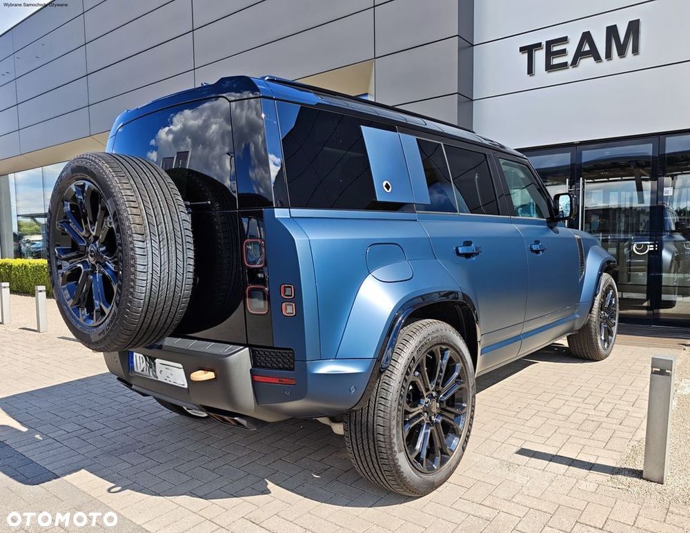 Land Rover Defender - 7