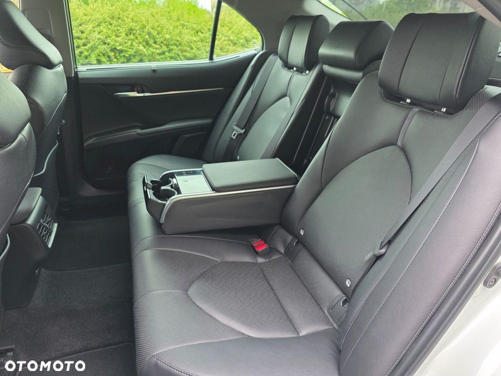 Toyota Camry 2.5 Hybrid Executive CVT - 17