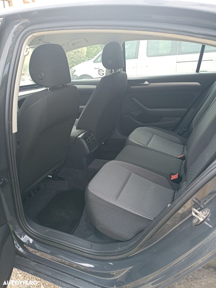 Volkswagen Passat - 5