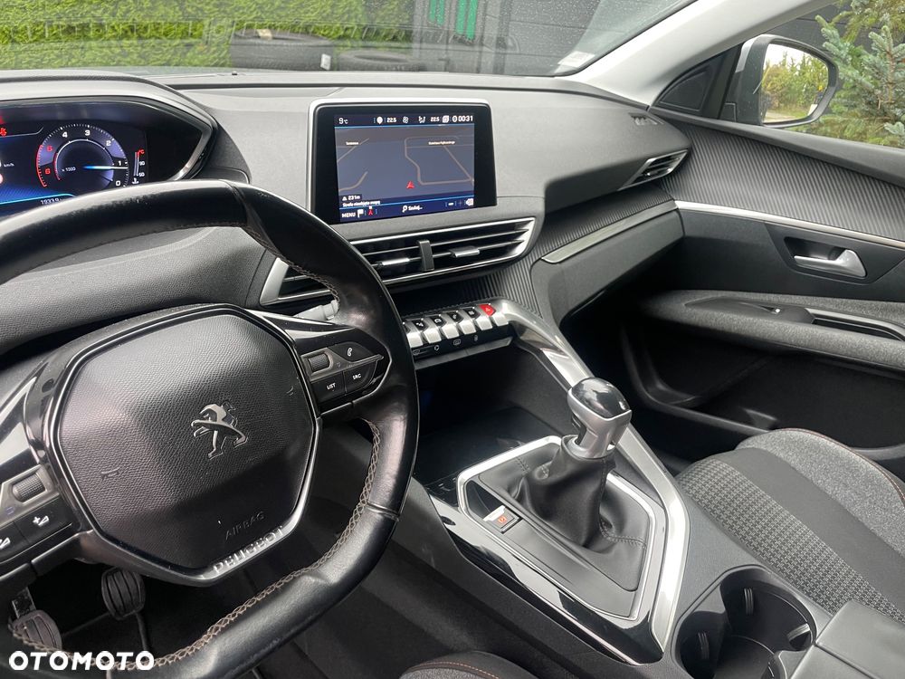 Peugeot 3008 - 23