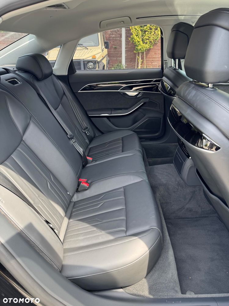 Audi A8 - 8