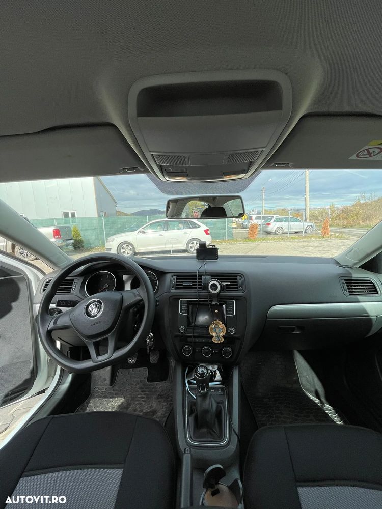 Volkswagen Jetta 2.0 TDI Comfortline - 8