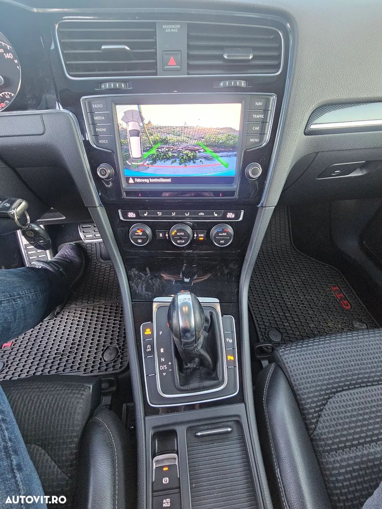 Volkswagen Golf 2.0 BlueTDI DSG Highline - 18