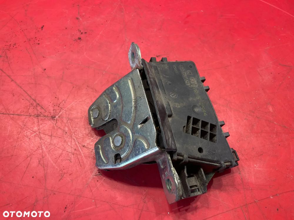 ZAMEK KLAPY BAGAŻNIKA OPEL ASTRA H III 13117285 - 2