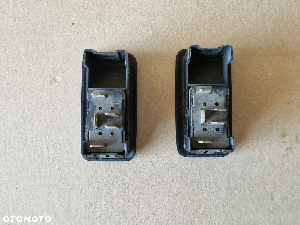 PRZEŁĄCZNIK SZYB VW T4 7D0959855 - 4