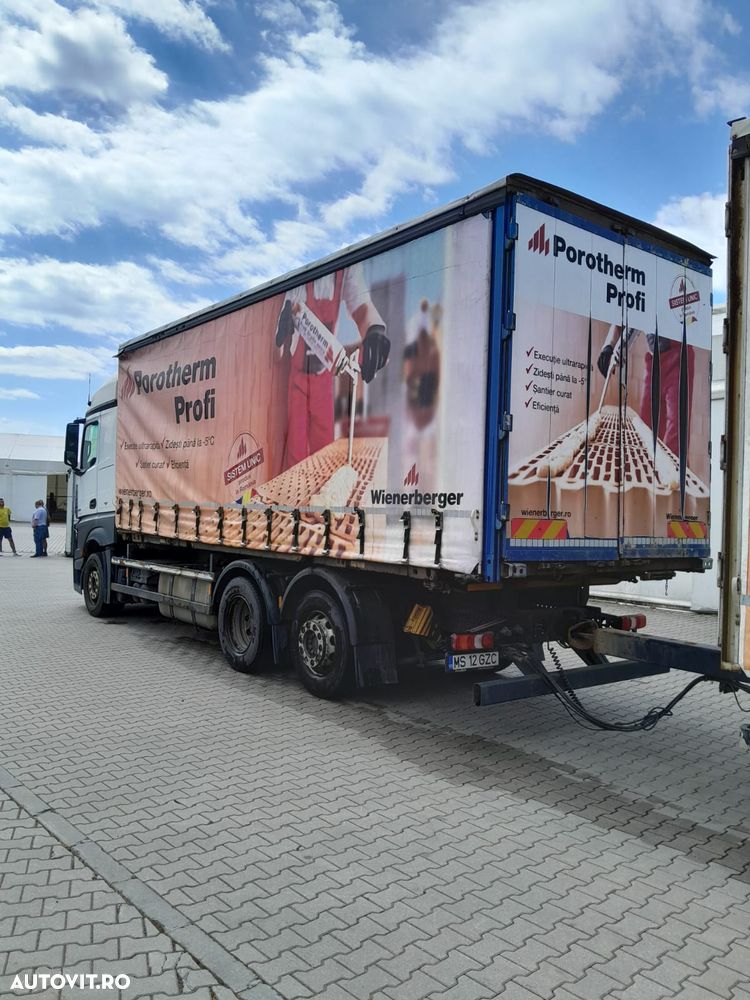 Mercedes-Benz Actros - 3