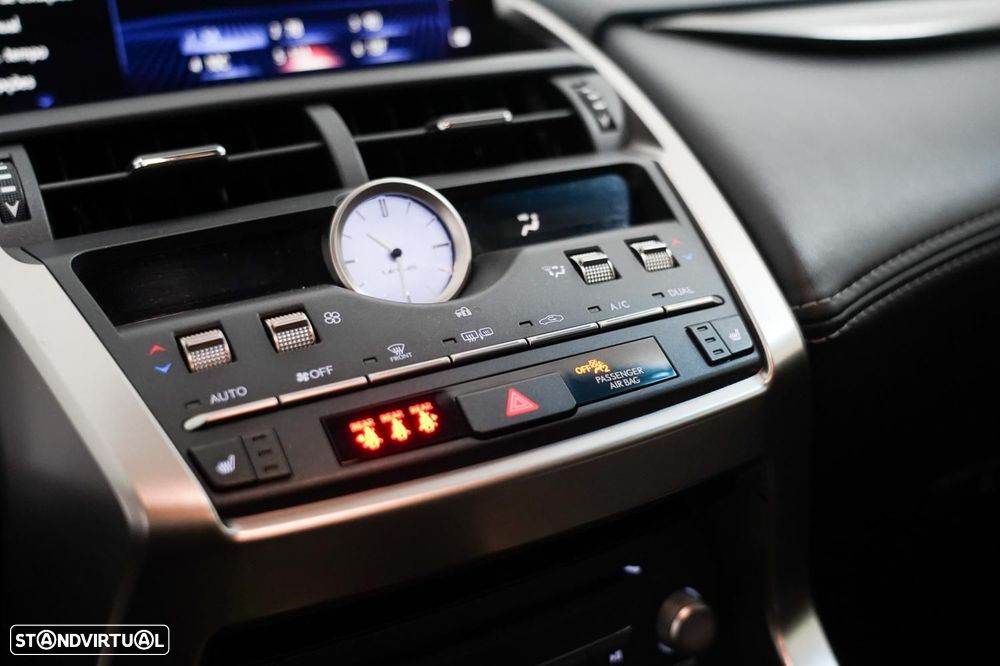 Lexus NX 300h Executive+ - 12