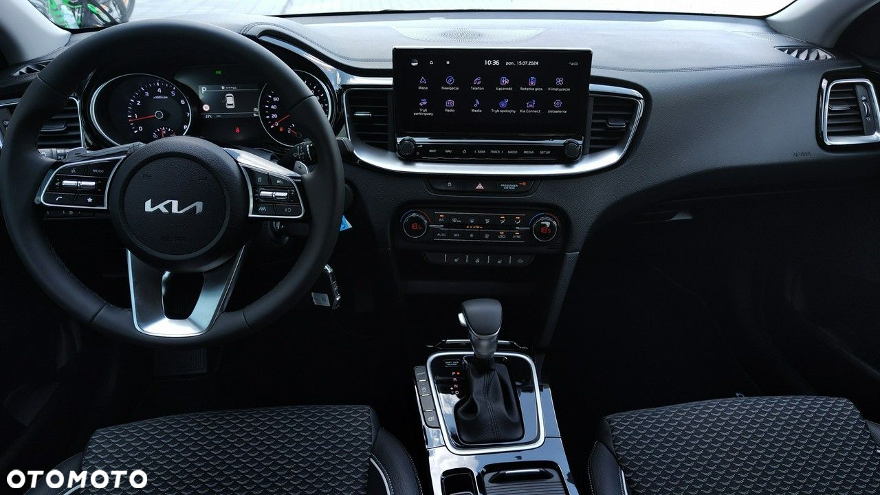 Kia Ceed - 13