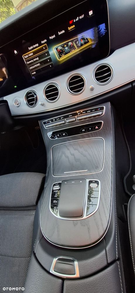 Mercedes-Benz Klasa E 200 d 9G-TRONIC - 29