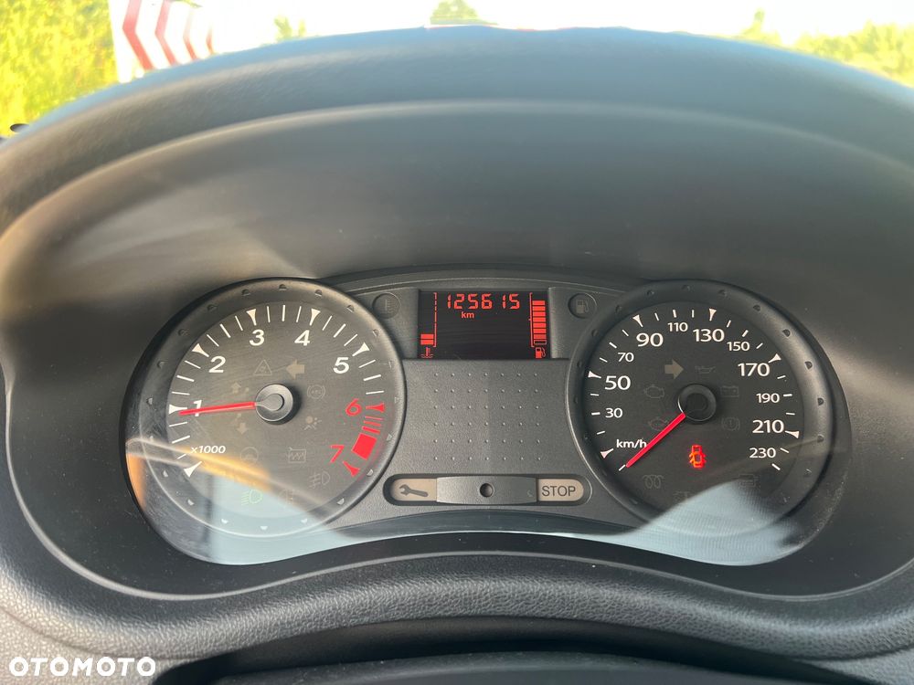 Renault Clio 1.2 16V Alize - 9