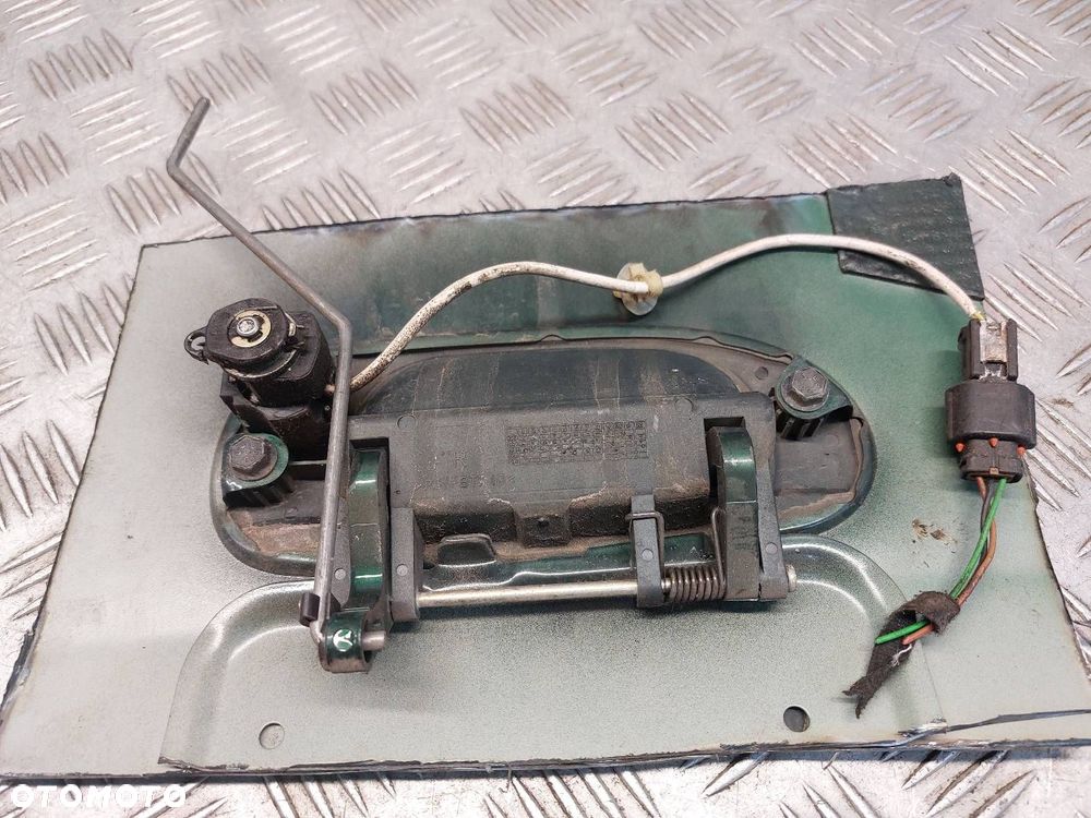 KLAMKA ZEWNĘTRZNA DRZWI PRAWY PRZÓD MITSUBISHI SPACE STAR I - 4