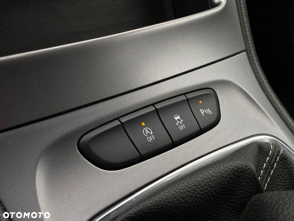 Opel Astra 1.4 T Enjoy S&S - 23