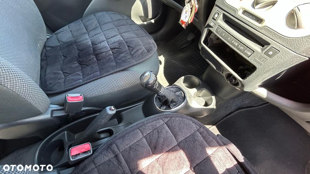 Toyota Yaris 1.4 D-4D Sol - 9