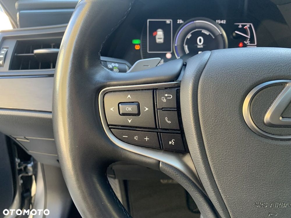Lexus ES 300h Business Edition - 12