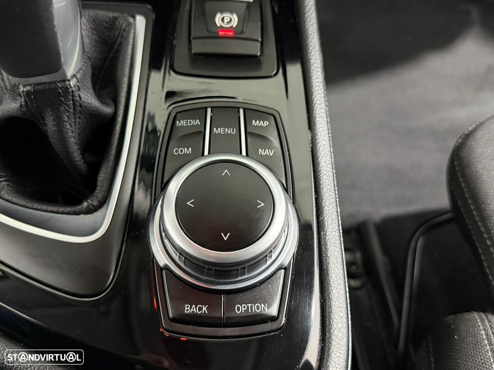 BMW 225xe Active Tourer Advantage - 33