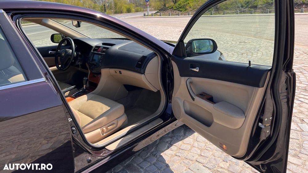 Honda Accord 2.4i Aut Exec - 12