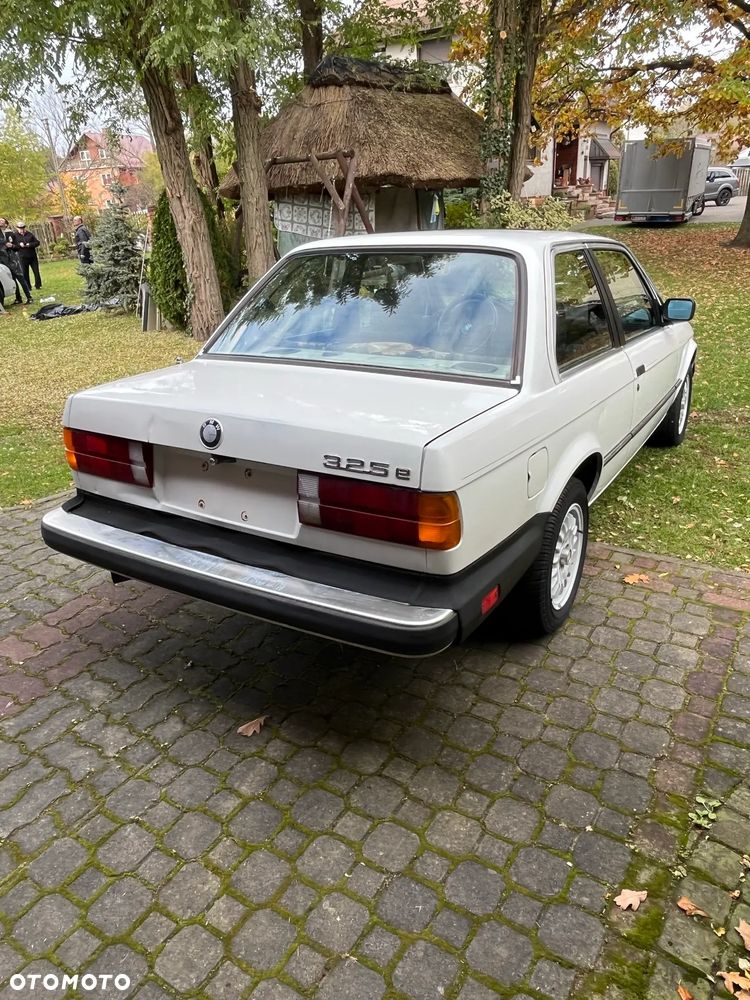 BMW Seria 3 ver-325e - 4
