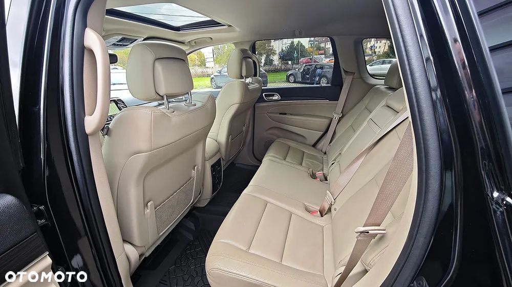 Jeep Grand Cherokee - 25