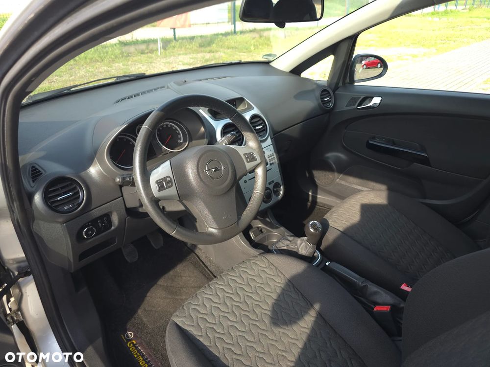 Opel Corsa 1.4 16V Edition - 20