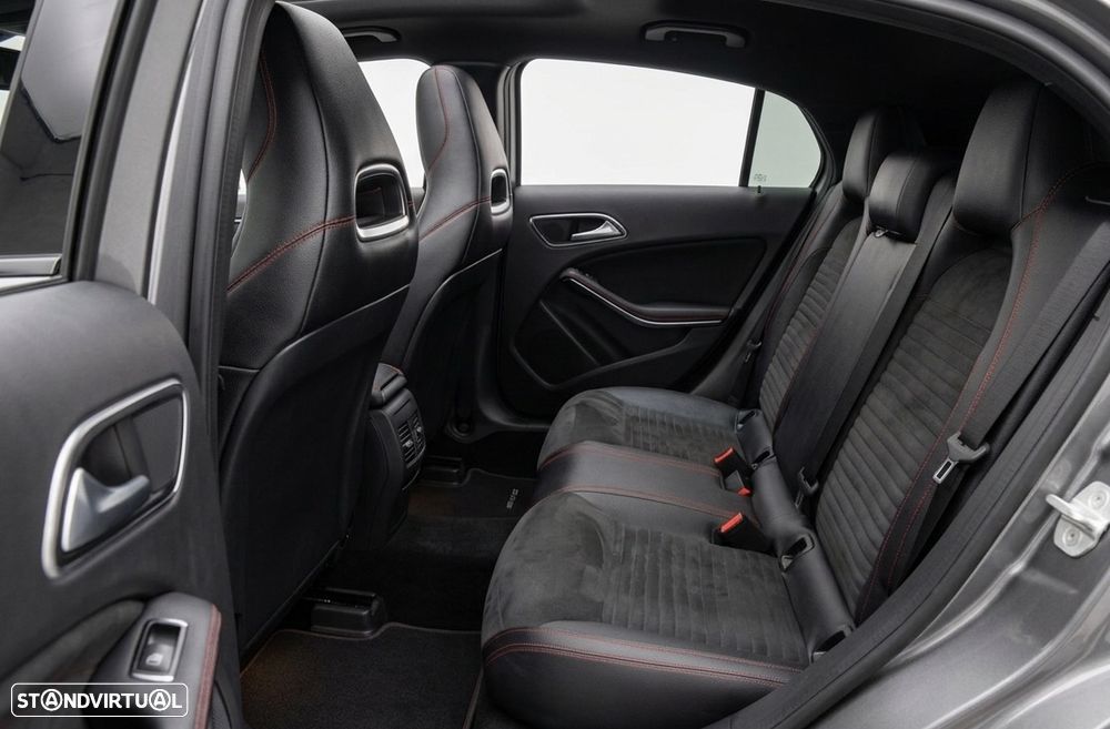 Mercedes-Benz CLA 220 d 7G-DCT AMG Line - 12