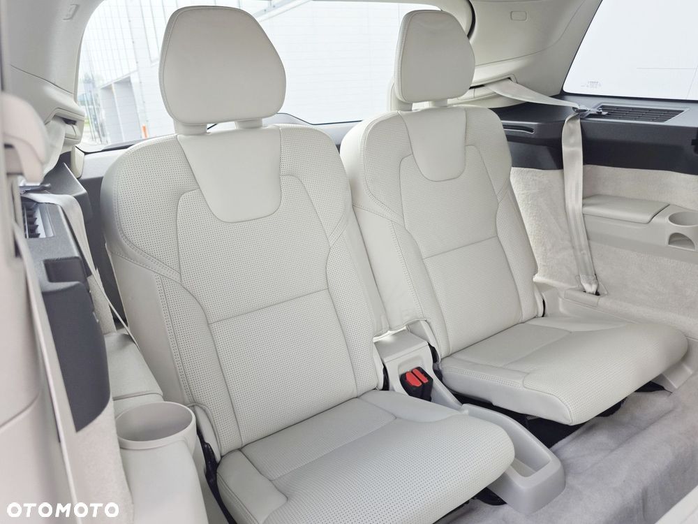 Volvo XC 90 - 18