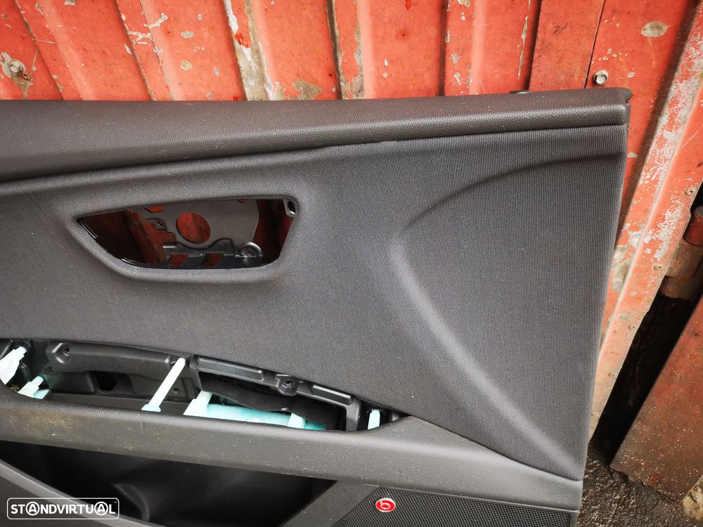 SEAT LEON 5F FORRA / QUARTELA PORTA FRENTE ESQUERDA - FP018 - 2