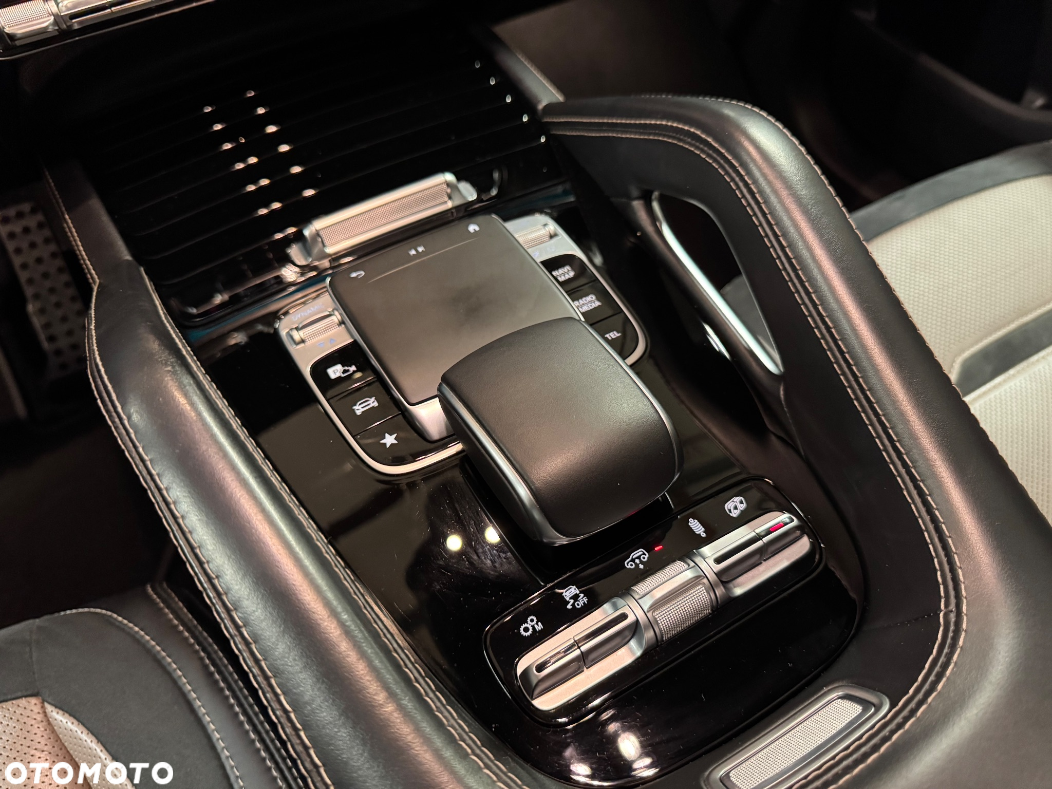 Mercedes-Benz GLE AMG Coupe 63 4-Matic Premium Plus - 17