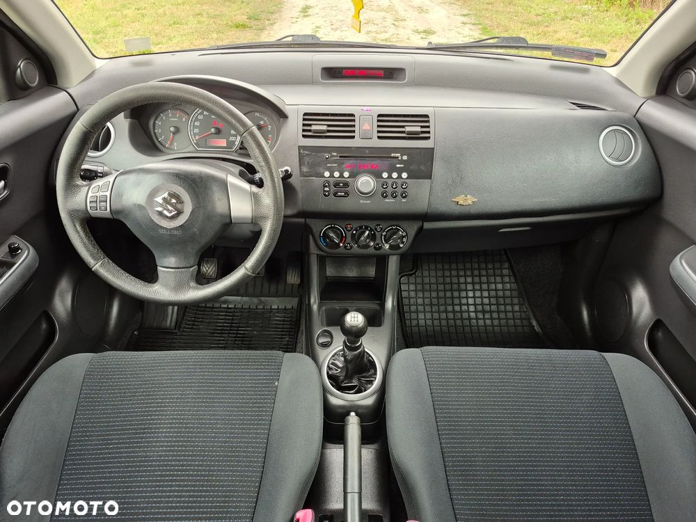 Suzuki Swift 1.3 Club - 6