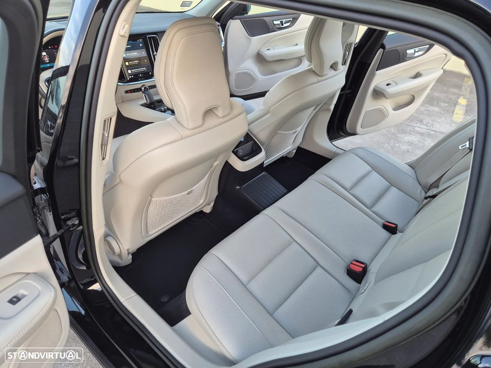 Volvo V60 2.0 T6 AWD TE Core - 30