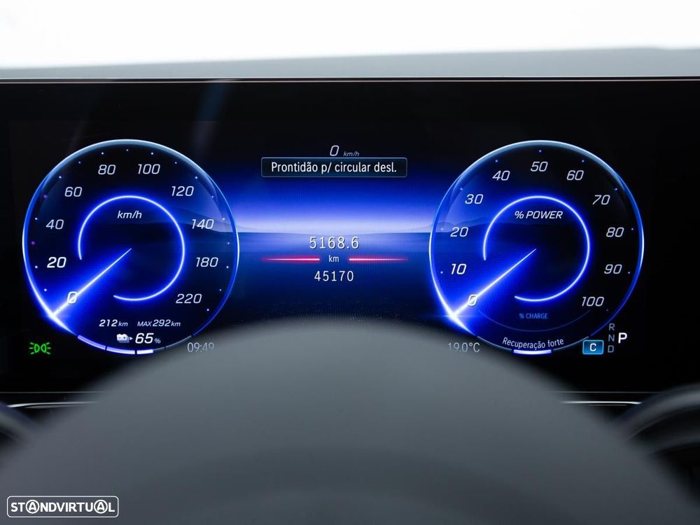 Mercedes-Benz EQA 350 4Matic AMG Line - 26