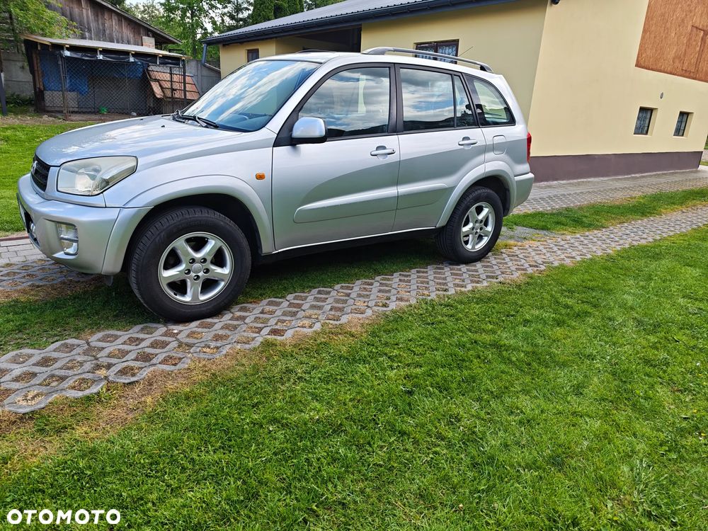 Toyota RAV4 - 6