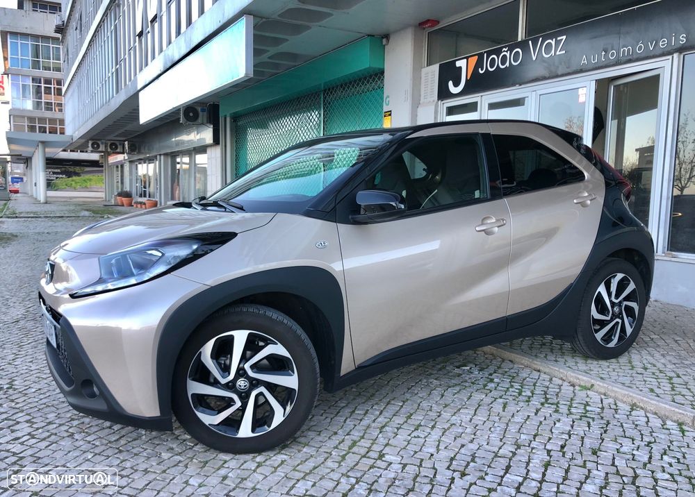 Toyota Aygo X 1.0 Envy CVT - 1